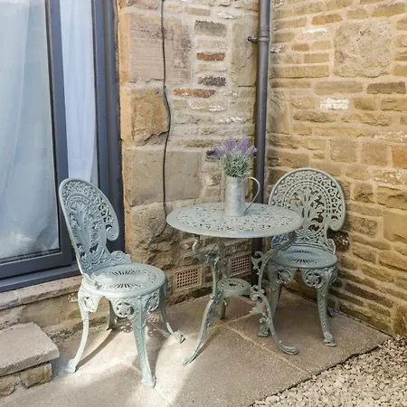 9 Navigation Square * Skipton